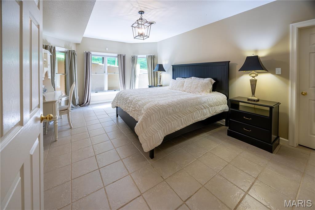 Summit Estate - Residential