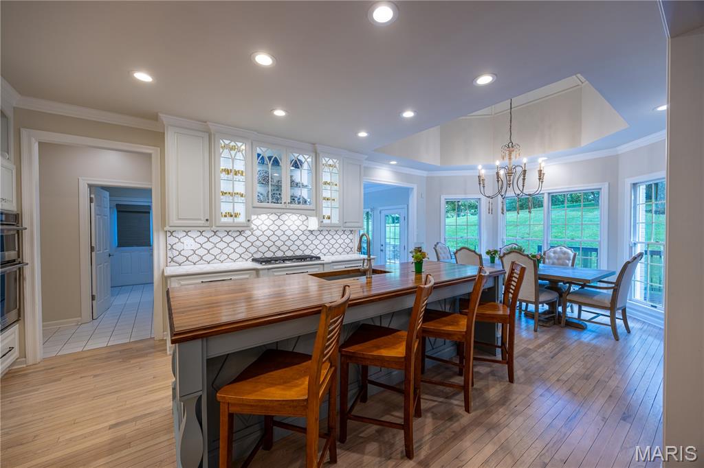 Summit Estate - Residential