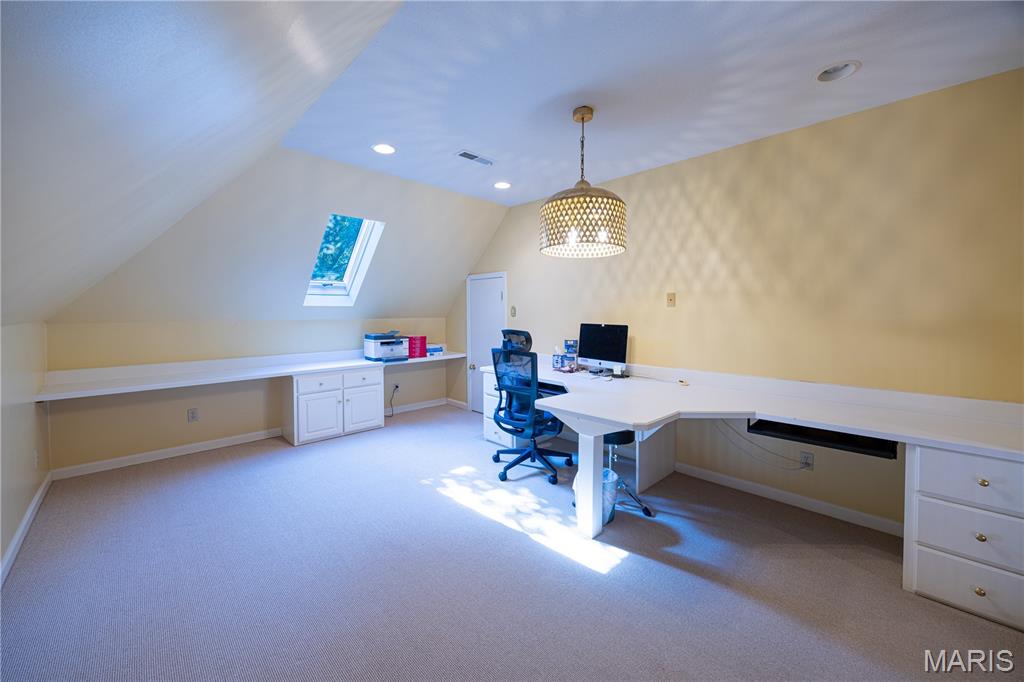 Summit Estate - Residential