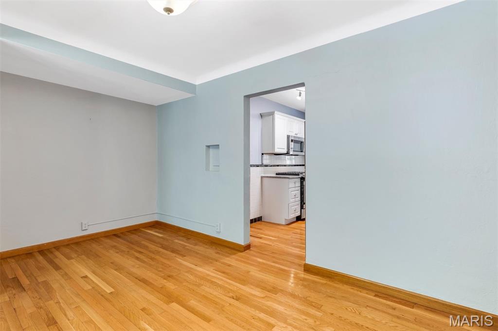 6600 Devonshire Condos - Residential