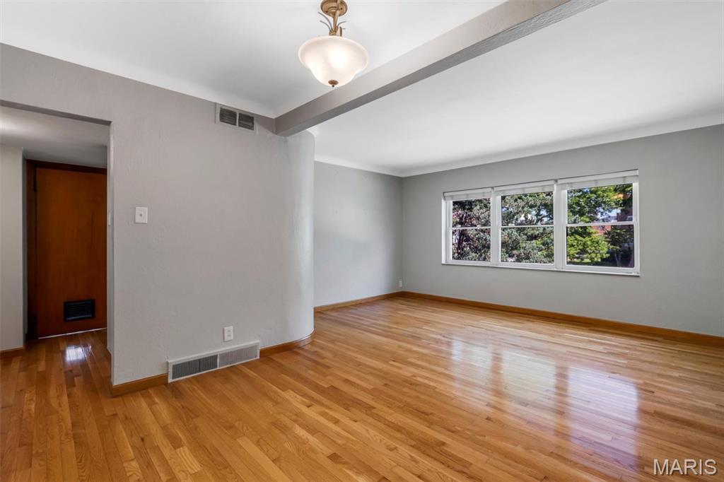 6600 Devonshire Condos - Residential