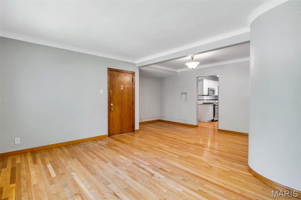 6600 Devonshire Condos - Residential