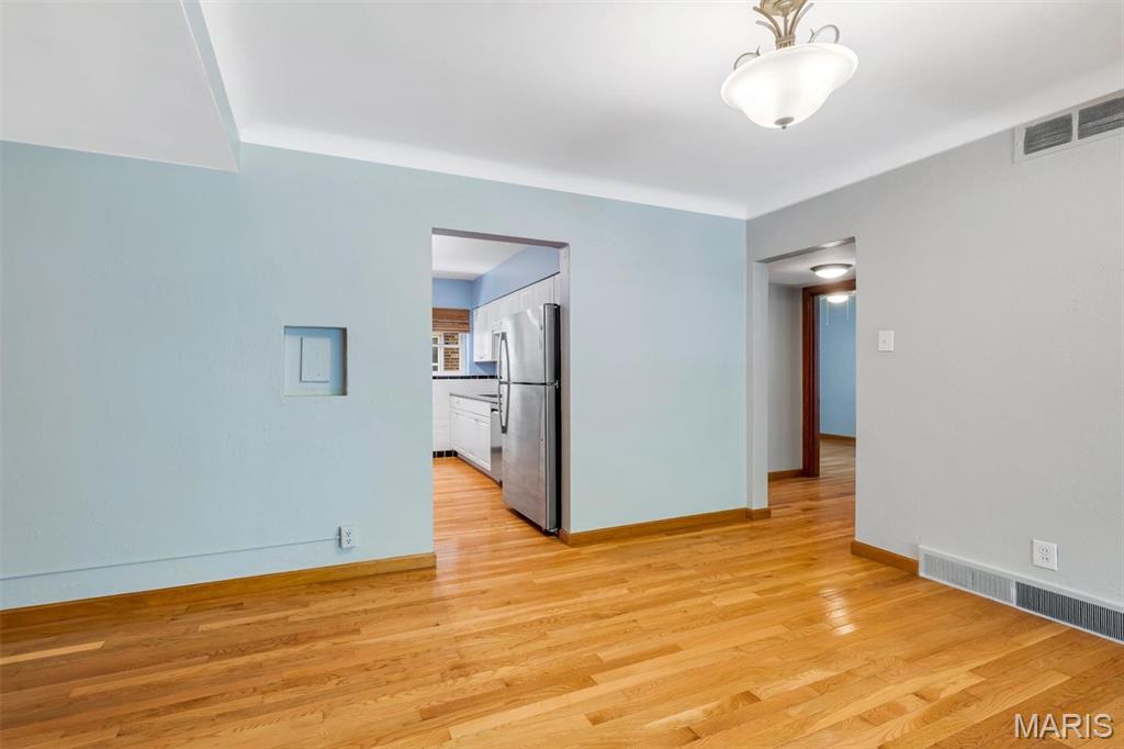 6600 Devonshire Condos - Residential