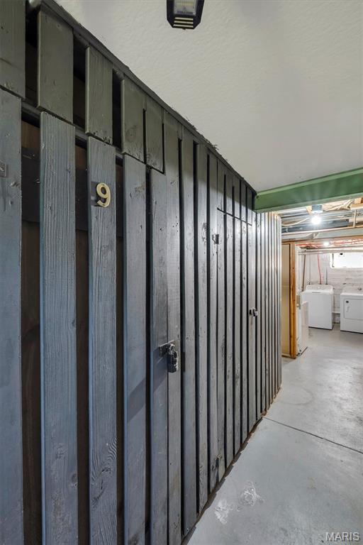6600 Devonshire Condos - Residential