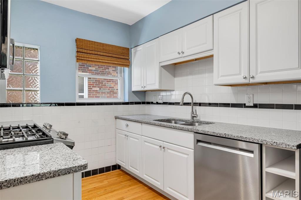 6600 Devonshire Condos - Residential