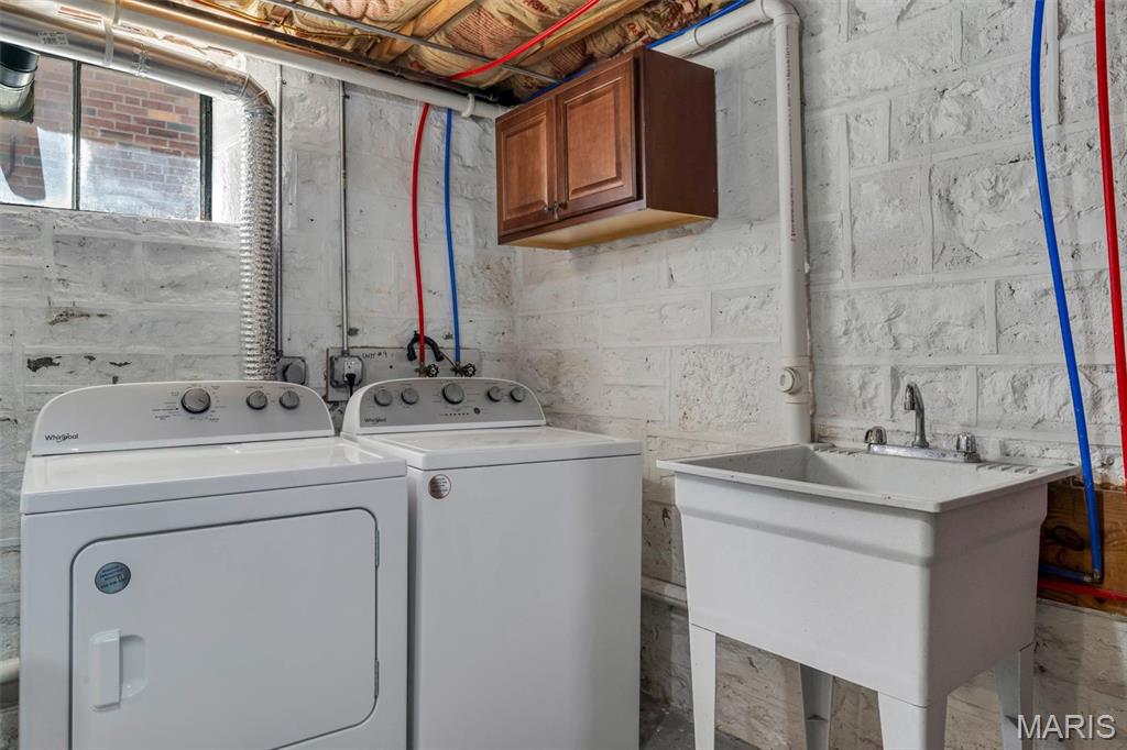 6600 Devonshire Condos - Residential
