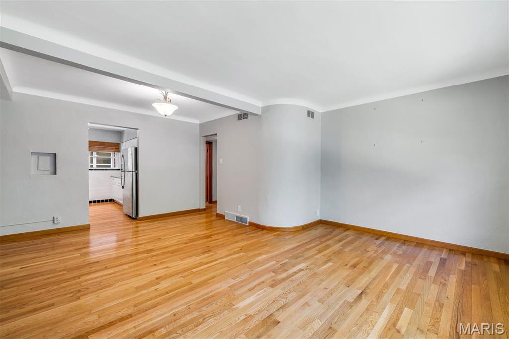 6600 Devonshire Condos - Residential
