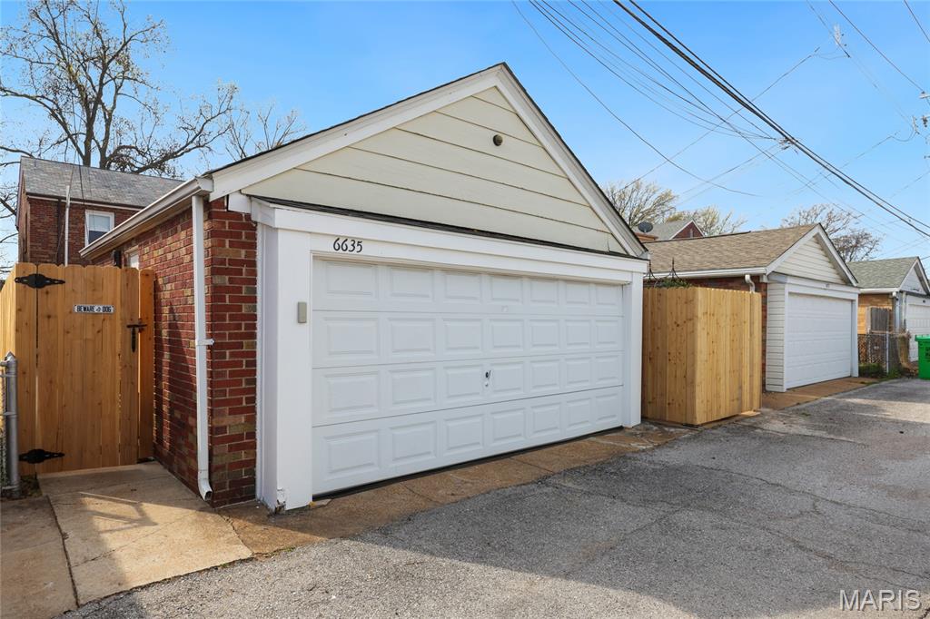 St Louis Hills - Residential