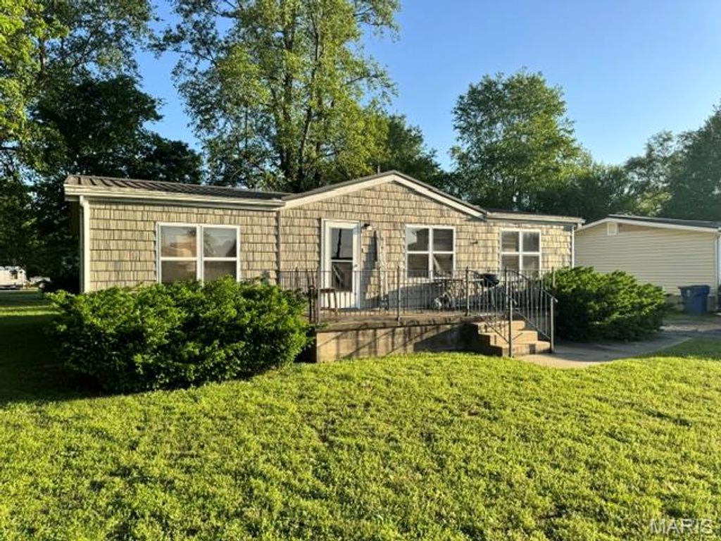 Photo of 806 Dawson Rd, New Madrid, MO 63869 (MLS # 26024504)