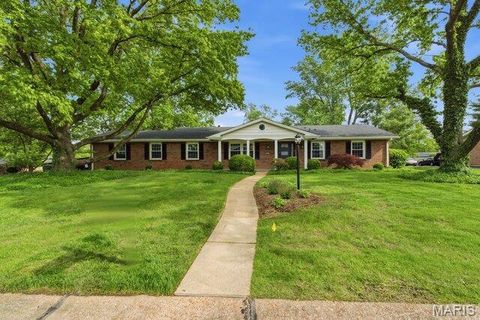 Tiny photo for 405 Trail Grove Court, Ballwin, MO 63011 (MLS # 26025752)