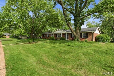 Tiny photo for 405 Trail Grove Court, Ballwin, MO 63011 (MLS # 26025752)