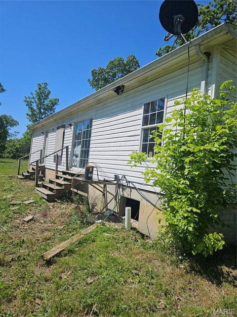 Tiny photo for 623 Fawn Court, Bourbon, MO 65441 (MLS # 26029617)