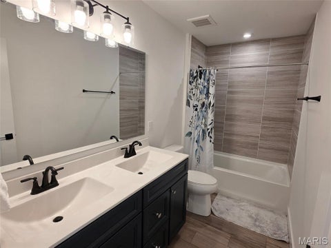 Tiny photo for 325 Mistflower Court, Chesterfield, MO 63005 (MLS # 26056152)