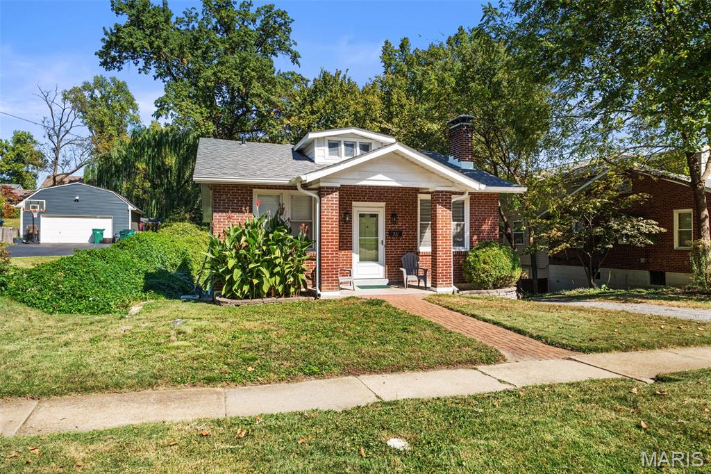 731 N Forest Avenue