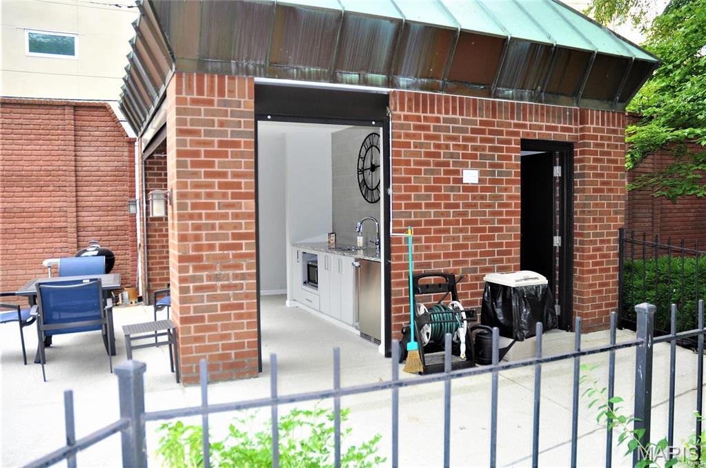 Lindell Add 02 - Residential Lease