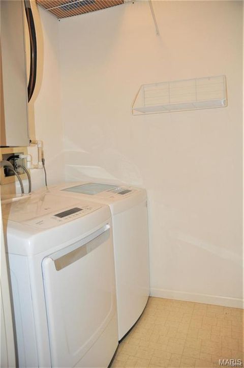 Tiny photo for 4540 Laclede Avenue #304, St Louis, MO 63108 (MLS # 26028245)
