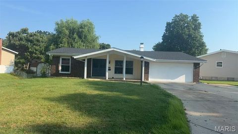 7525 English Coach Lane Hazelwood MO 63042