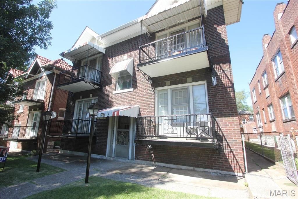 Photo of 3969 Potomac Street #2E, St Louis, MO 63116 (MLS # 26029004)