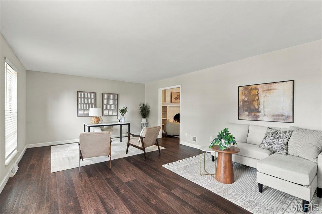 1009 Spinoza Place