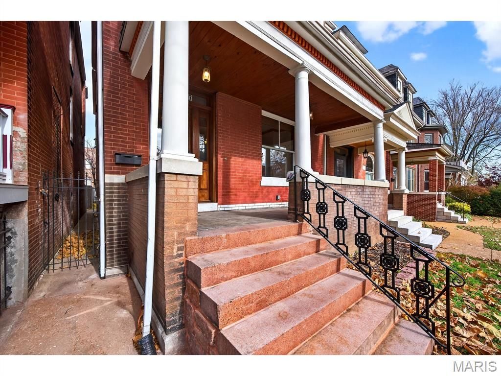 Photo of 4257 Maryland Avenue, St Louis, MO 63108 (MLS # 25079145)