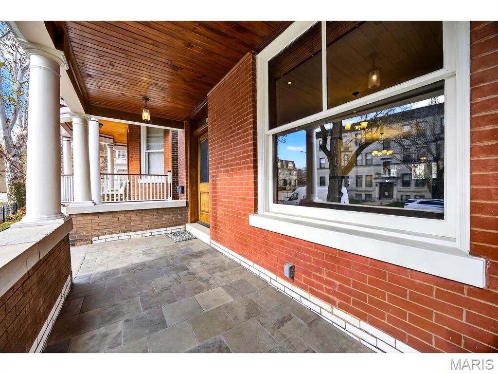 Photo of 4257 Maryland Avenue, St Louis, MO 63108 (MLS # 25079145)