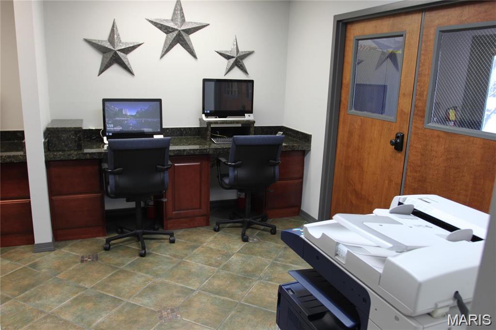 Trails Riverwood 07 - Commercial Lease