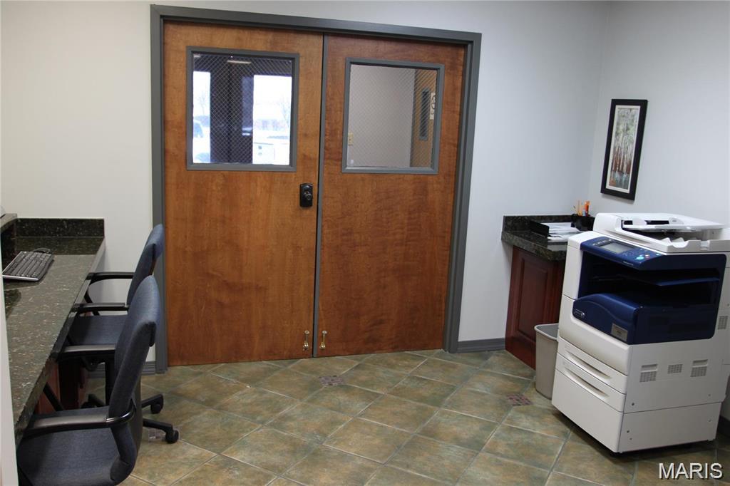 Trails Riverwood 07 - Commercial Lease