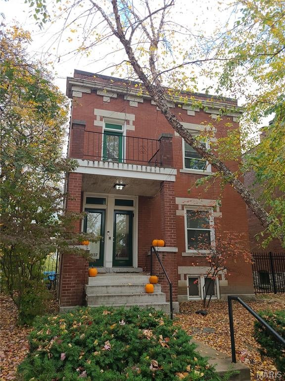 5837 Nina Place