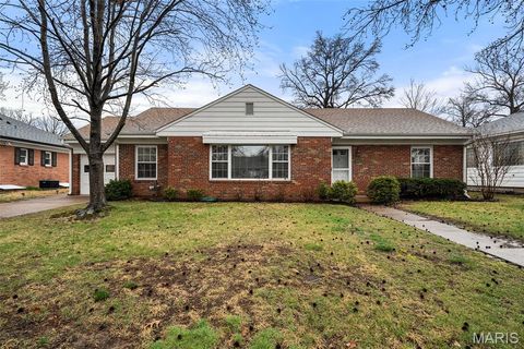 435 Hampshire Court Webster Groves MO 63119