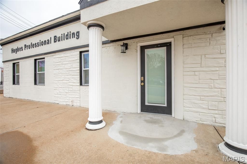 Photo of 2012 Woodson Road, St Louis, MO 63114 (MLS # 26042163)
