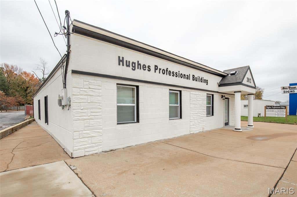 Photo of 2012 Woodson Road, St Louis, MO 63114 (MLS # 26042163)