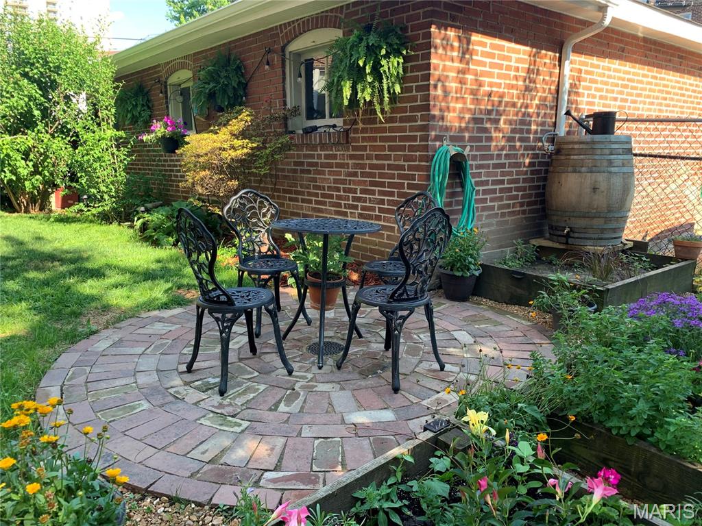 6320 Northwood Condo - Residential