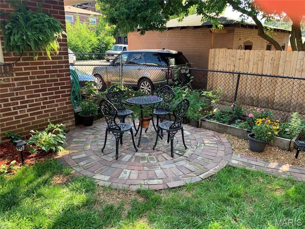 6320 Northwood Condo - Residential