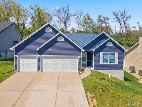 Photo of 1109 Foxwood Estates Drive, Arnold, MO 63010 (MLS # 26016322)