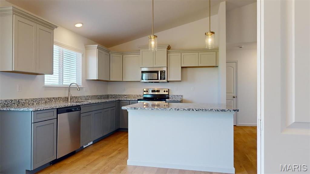 Majestic Lakes - Residential