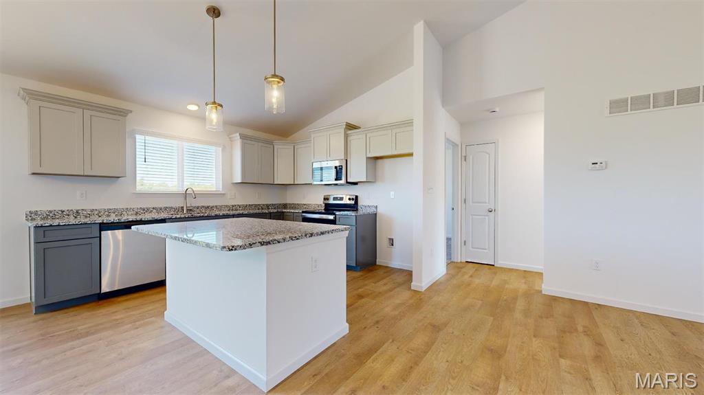 Majestic Lakes - Residential