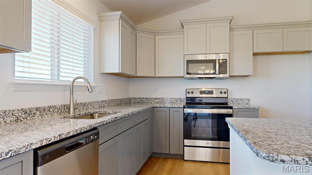 Majestic Lakes - Residential