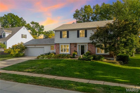 Photo of 15610 Cedarmill Drive, Chesterfield, MO 63017 (MLS # 26065736)