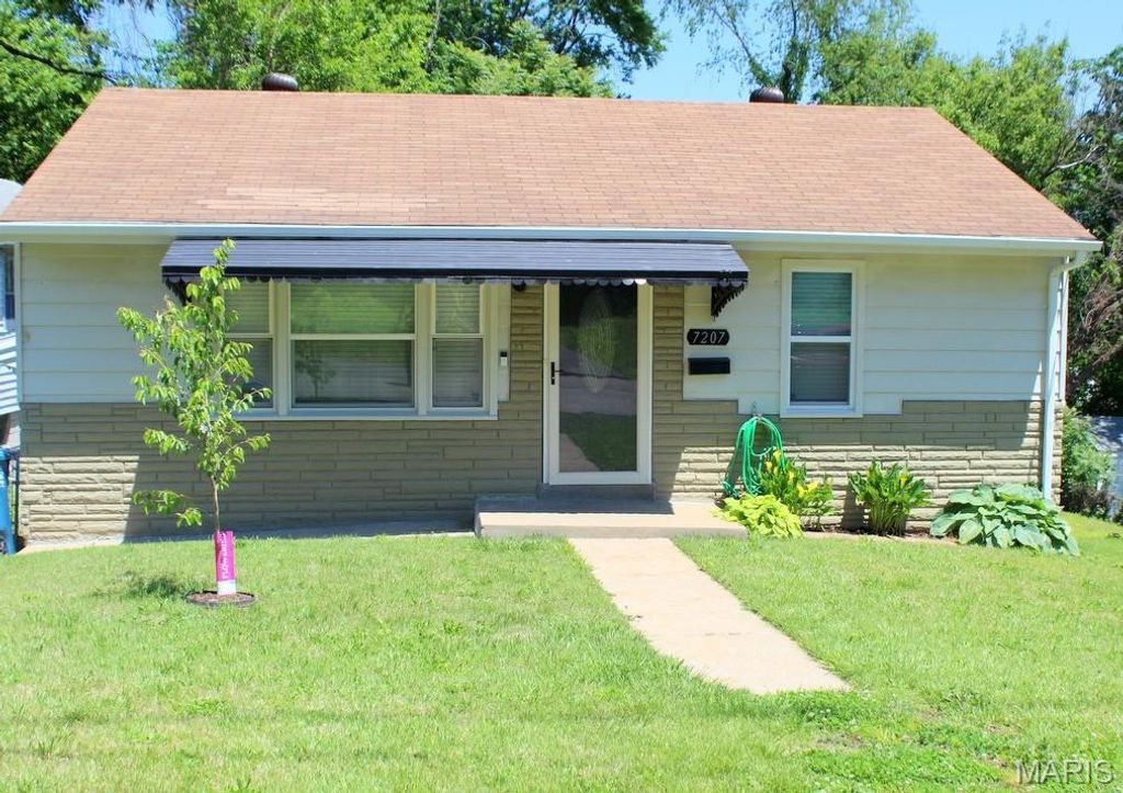 Photo of 7207 Marge Avenue, Jennings, MO 63136 (MLS # 26029116)