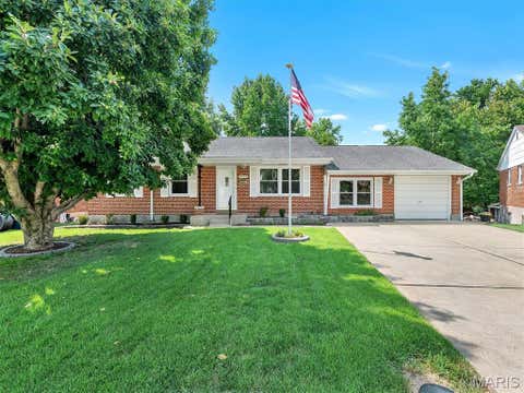 Photo of 9218 Damson Drive, St Louis, MO 63123 (MLS # 26046589)