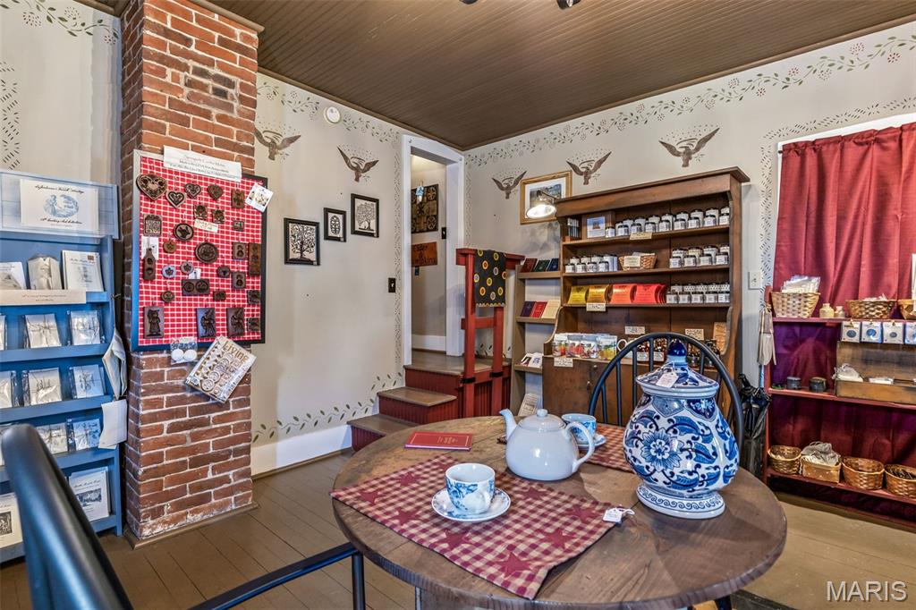 n/a - Commercial Sale