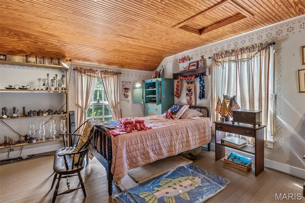 n/a - Commercial Sale