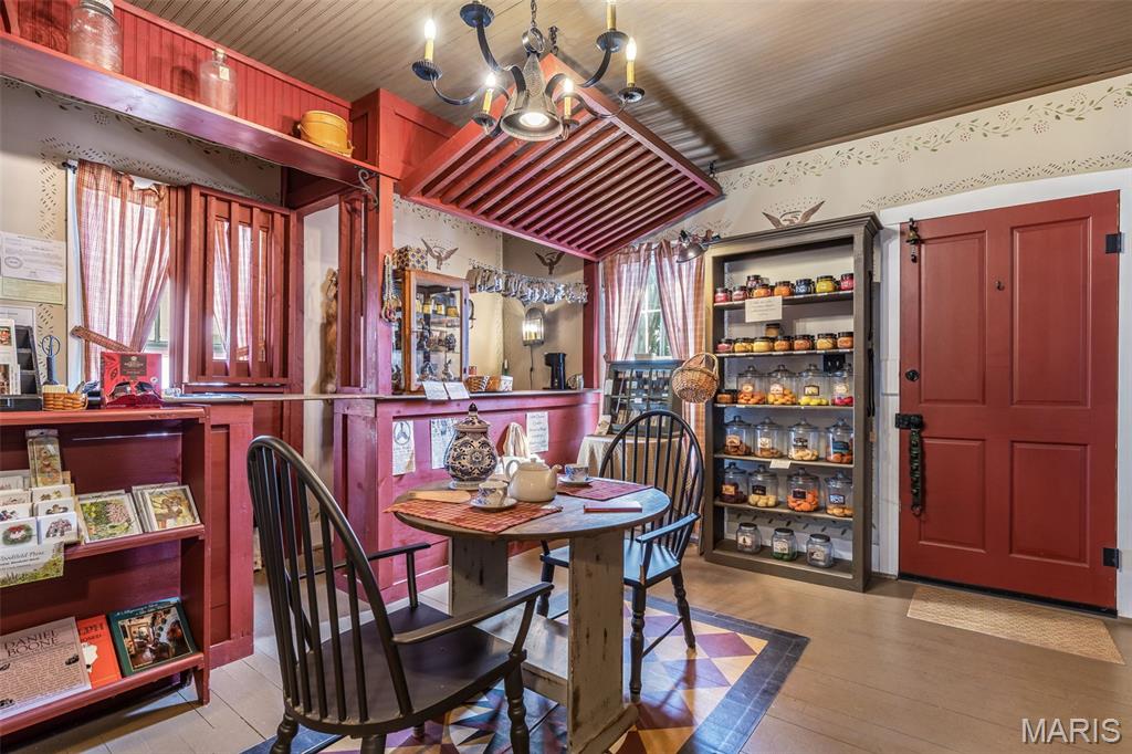 n/a - Commercial Sale