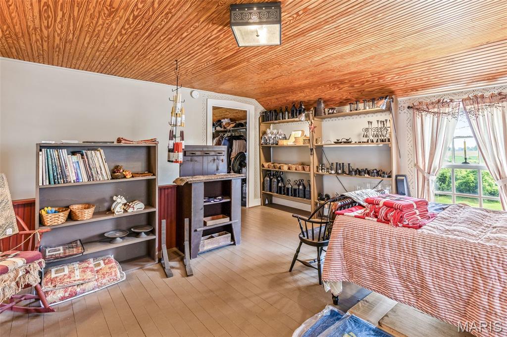 n/a - Commercial Sale