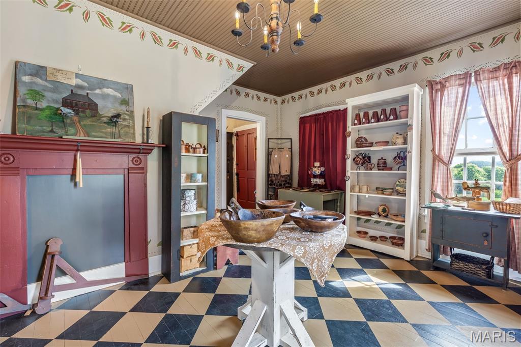 n/a - Commercial Sale