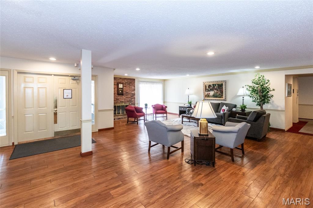 Parkway Gardens Village 1 Condo - Residential