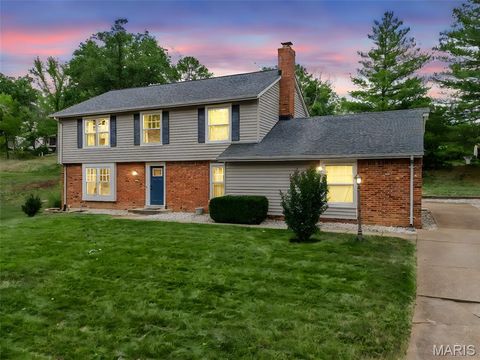 496 Brightspur Lane Ballwin MO 63011