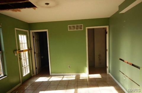 Tiny photo for 1545 Greenfield Crossing Court, Ballwin, MO 63021 (MLS # 26010606)