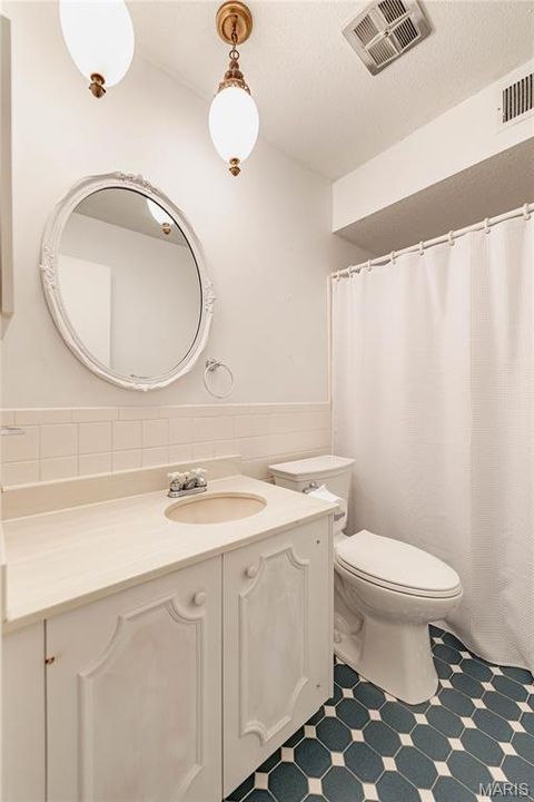 Tiny photo for 707 Bitterfield Drive, Ballwin, MO 63011 (MLS # 25072930)