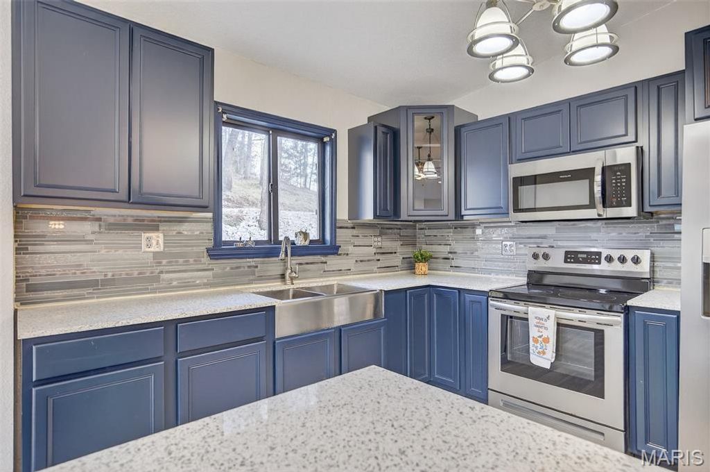 Photo of 89 Singing Oaks Drive, Sunrise Beach, MO 65079 (MLS # 26019627)